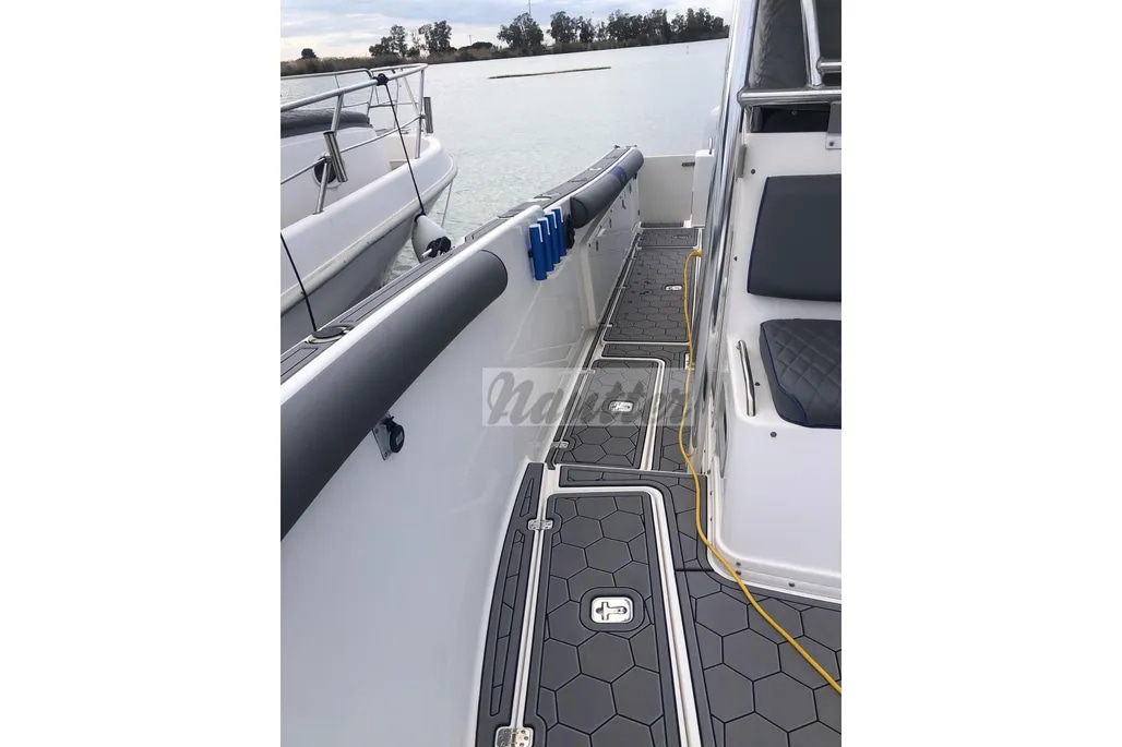 2010 Century 3200 Center Console in vendita (photo 9)