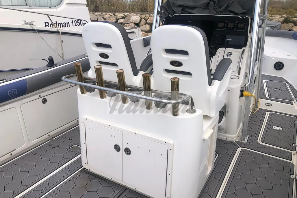 2010 Century 3200 Center Console in vendita (photo 11)