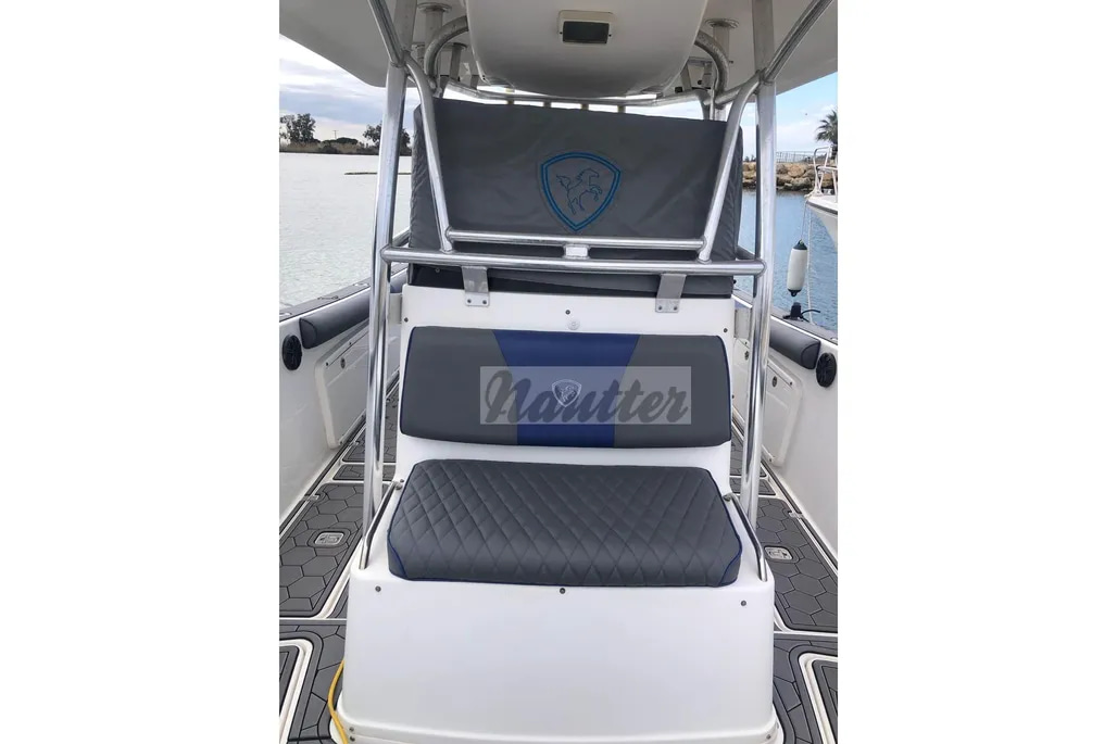 2010 Century 3200 Center Console in vendita (photo 16)
