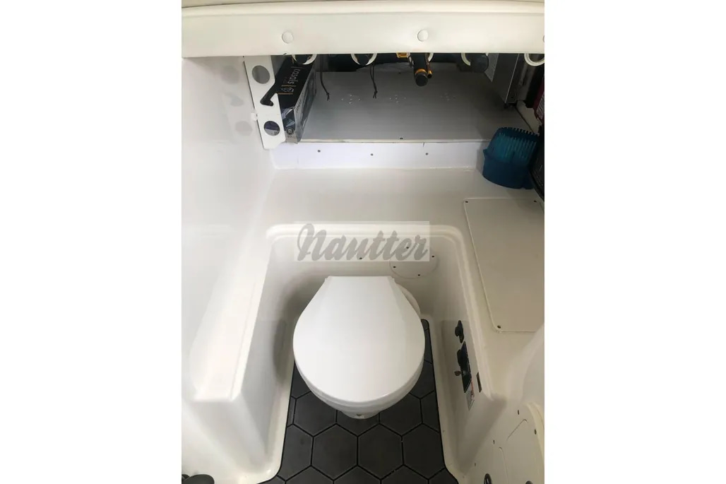 2010 Century 3200 Center Console in vendita (photo 19)