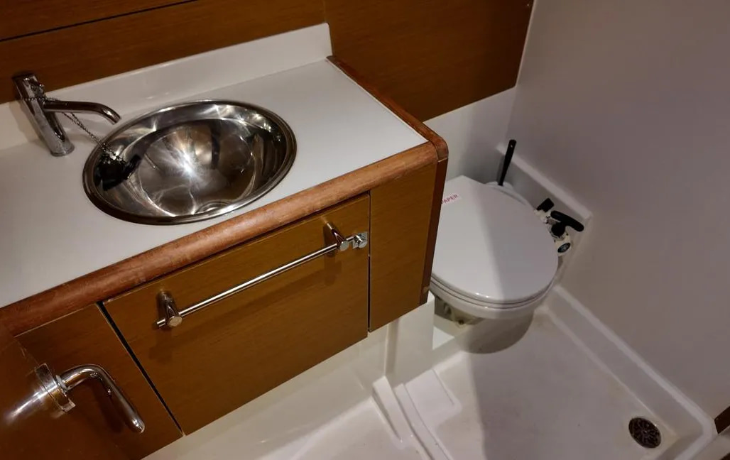 2018 Jeanneau Sun Odyssey 449 for sale (photo 44)