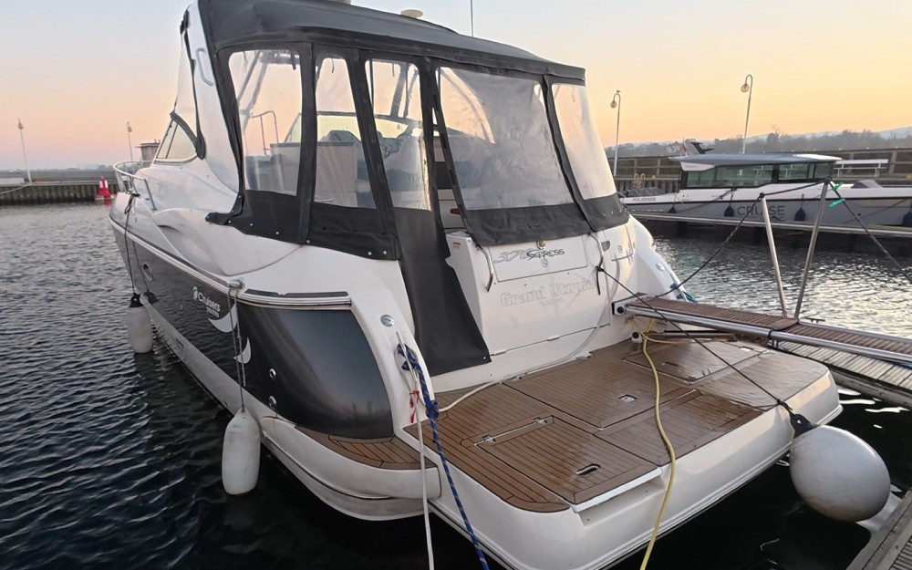 2006 Cruisers Yachts 370 Express zu verkaufen (photo 3)