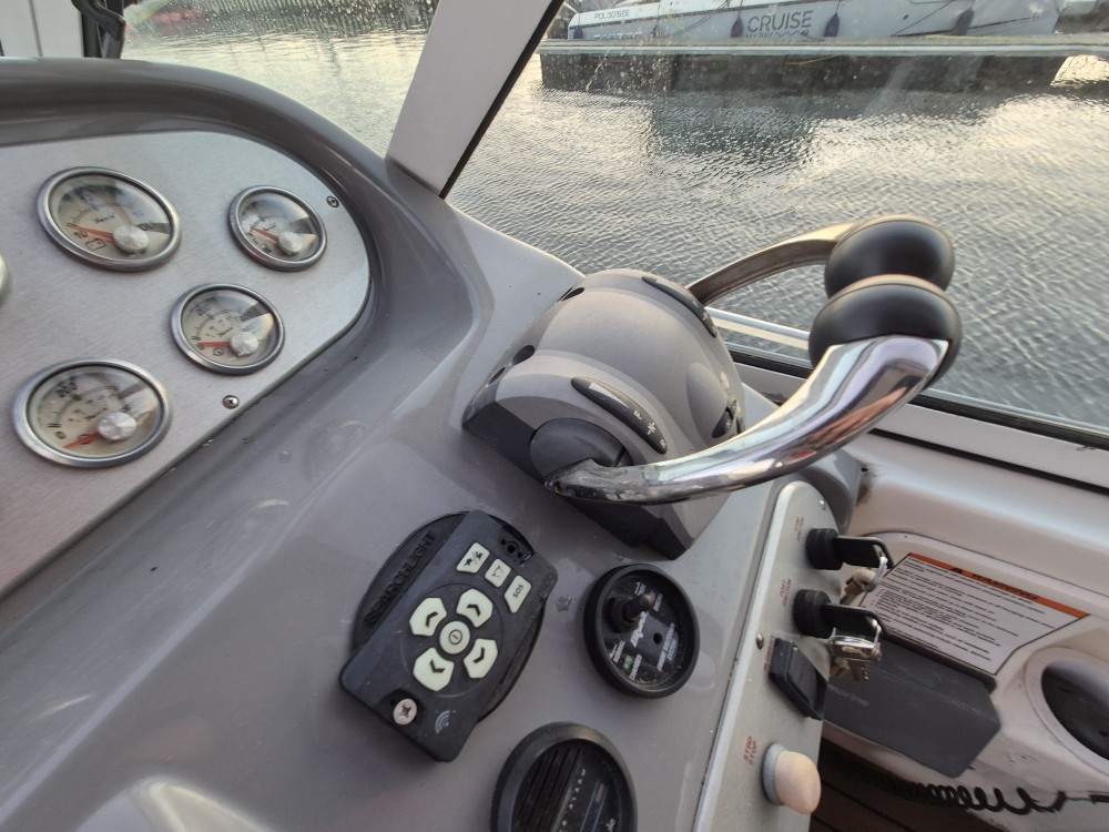 2006 Cruisers Yachts 370 Express zu verkaufen (photo 9)