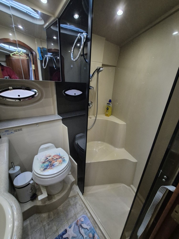 2006 Cruisers Yachts 370 Express zu verkaufen (photo 20)