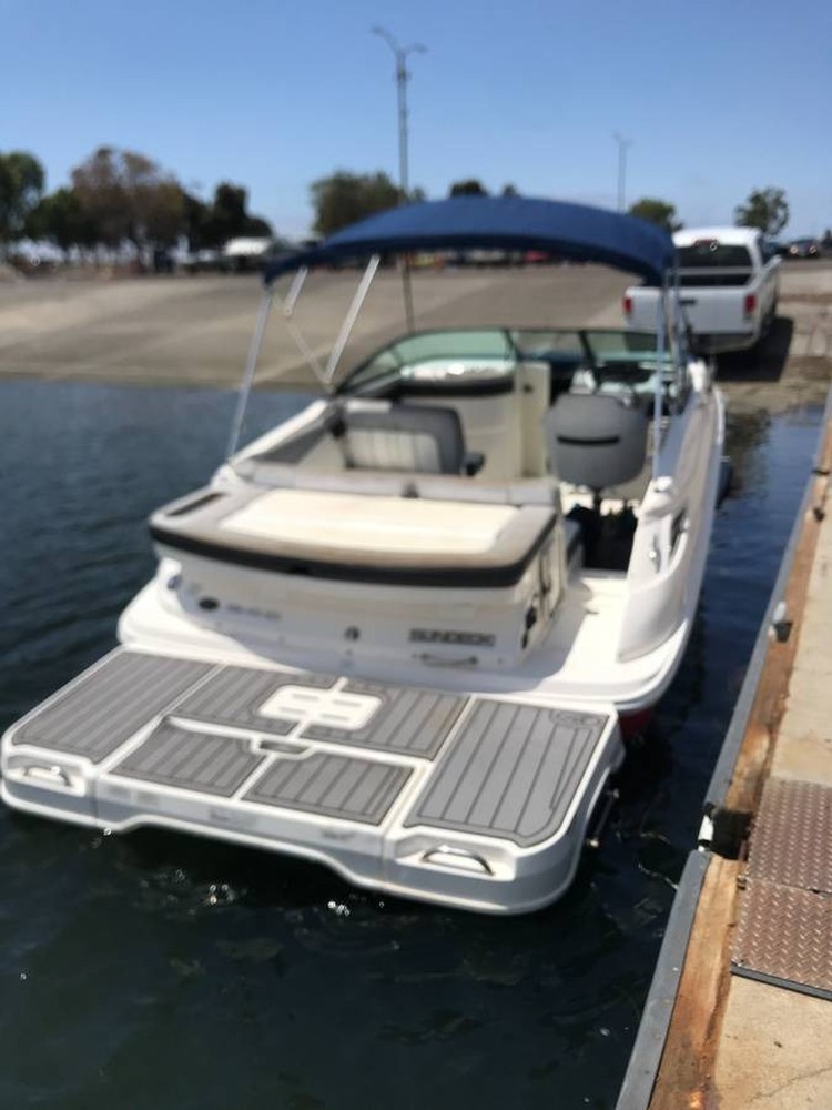 2016 Sea Ray 240 Sundeck for sale (photo 2)