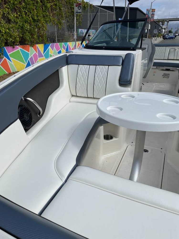 2016 Sea Ray 240 Sundeck for sale (photo 10)