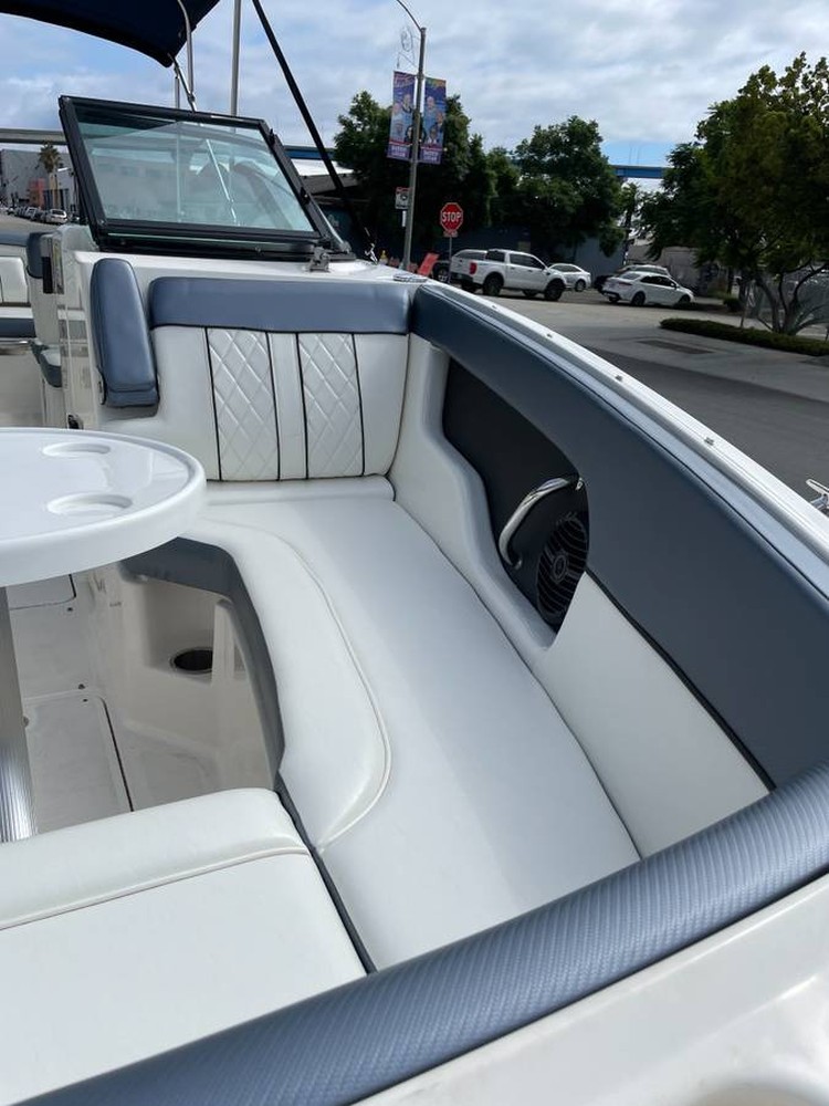 2016 Sea Ray 240 Sundeck for sale (photo 11)