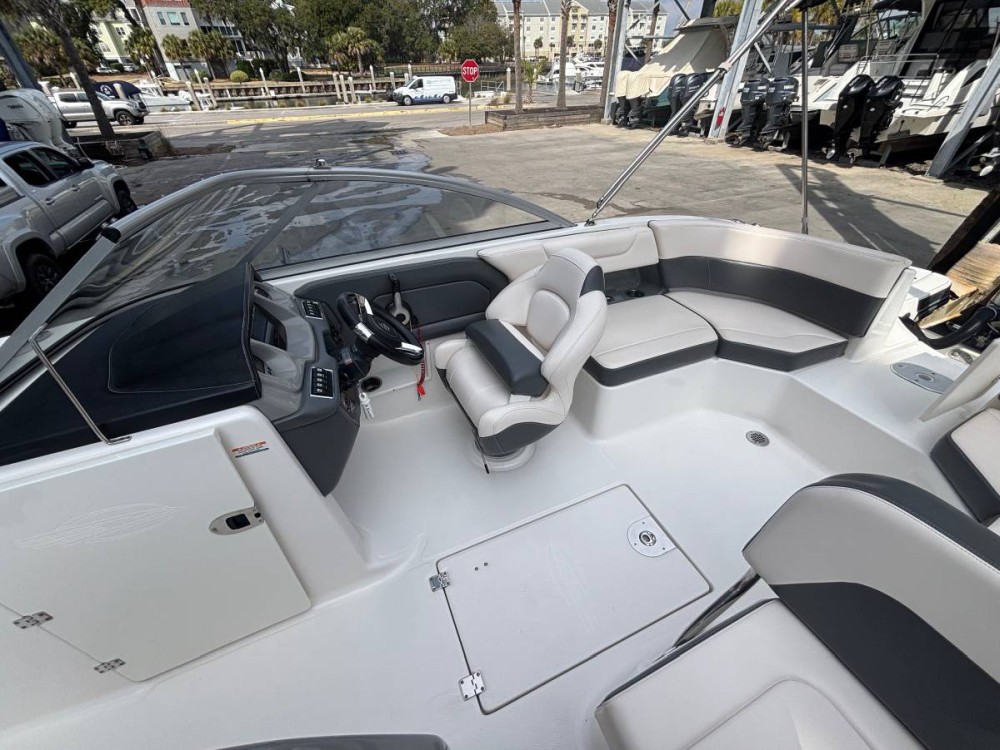 2017 Chaparral 230 Suncoast Deluxe à venda (photo 7)