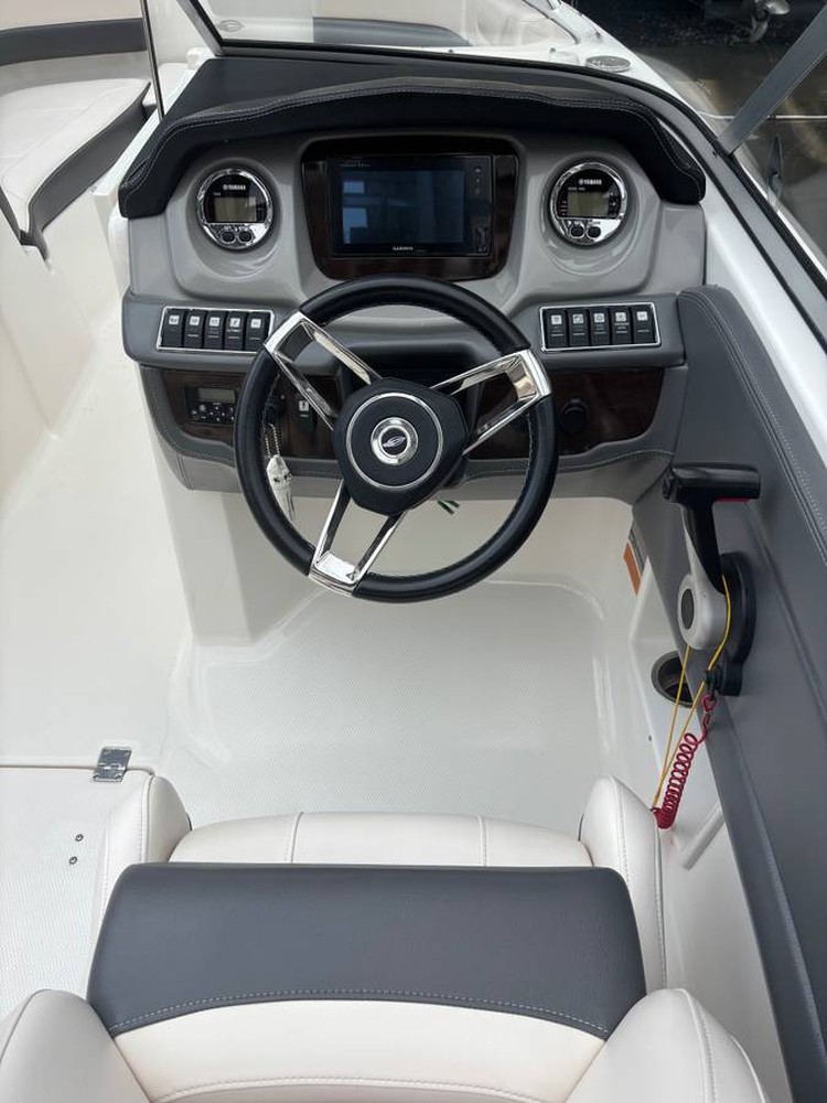 2017 Chaparral 230 Suncoast Deluxe à venda (photo 36)
