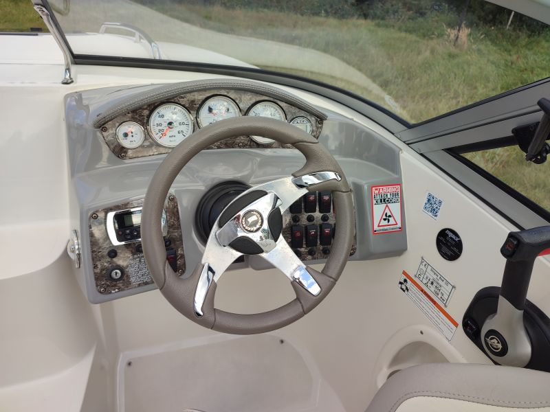 2013 Stingray 208 CR à vendre (photo 12)