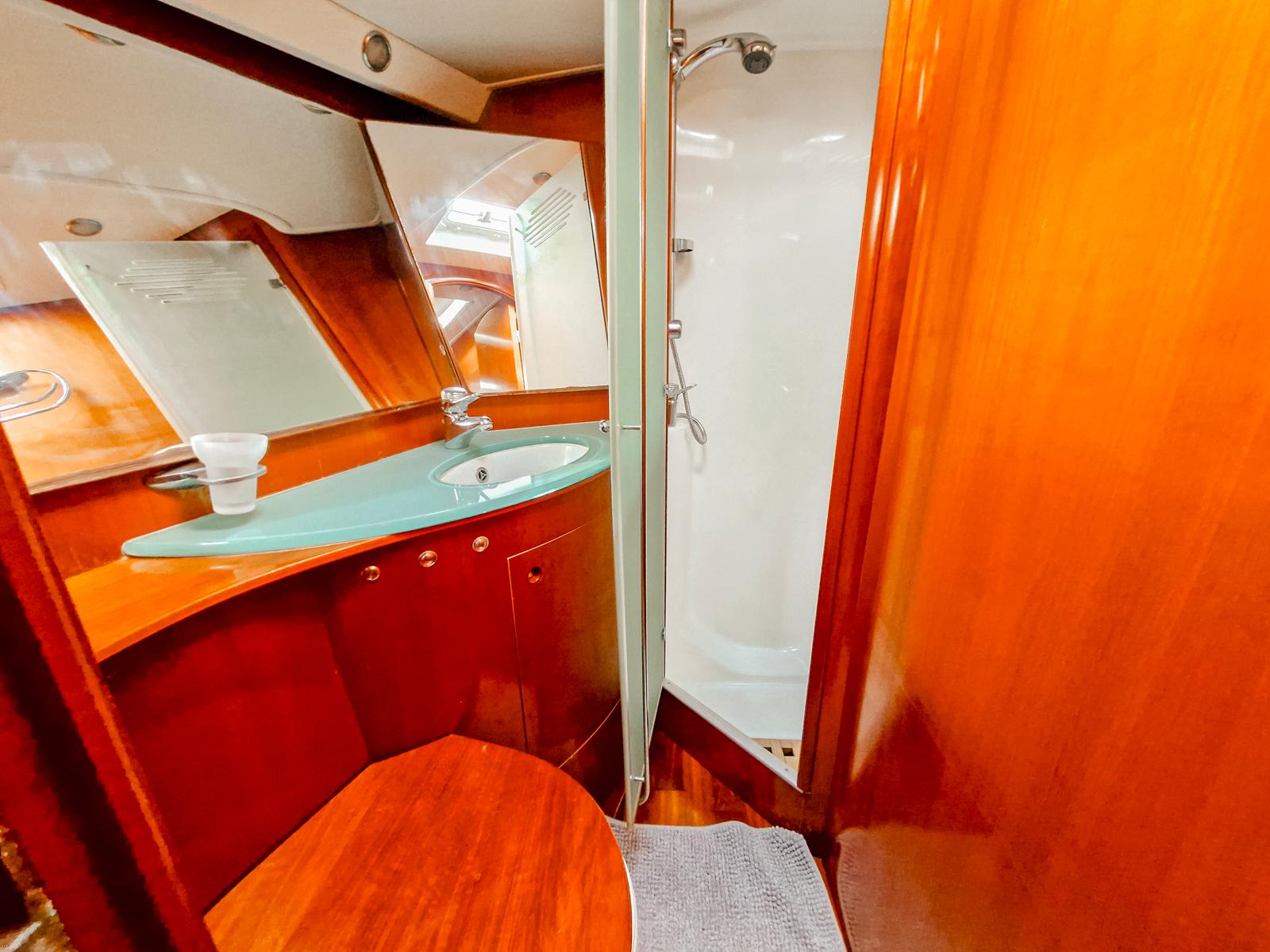 2004 Beneteau 57 te koop (photo 11)