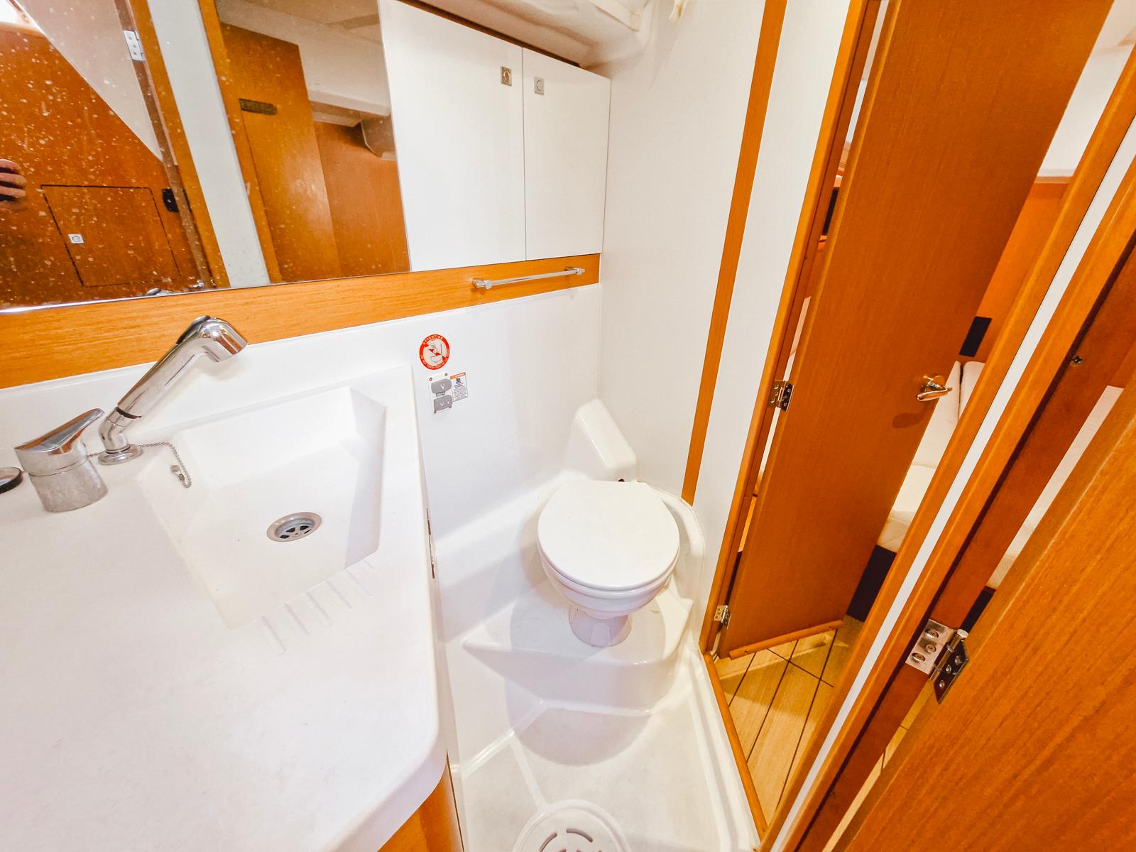 2015 Jeanneau 53 for sale (photo 7)