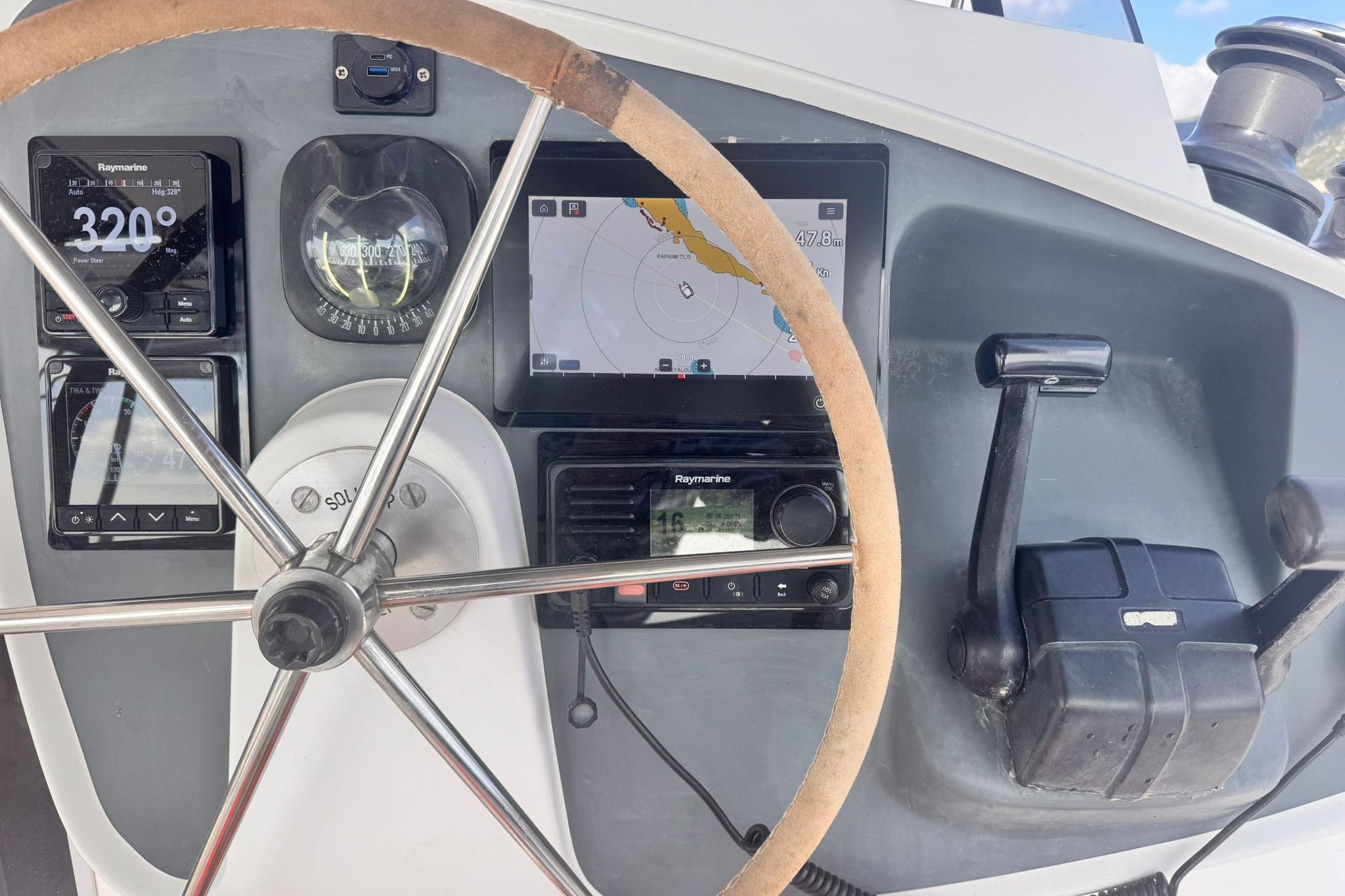 2005 Fountaine Pajot LAVEZZI 40 à vendre (photo 6)
