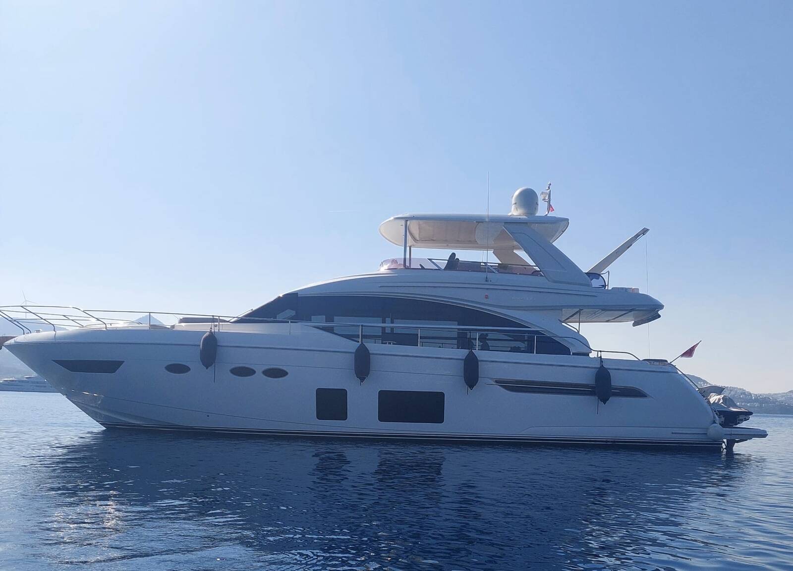 2016 Princess 68 in vendita (photo 2)