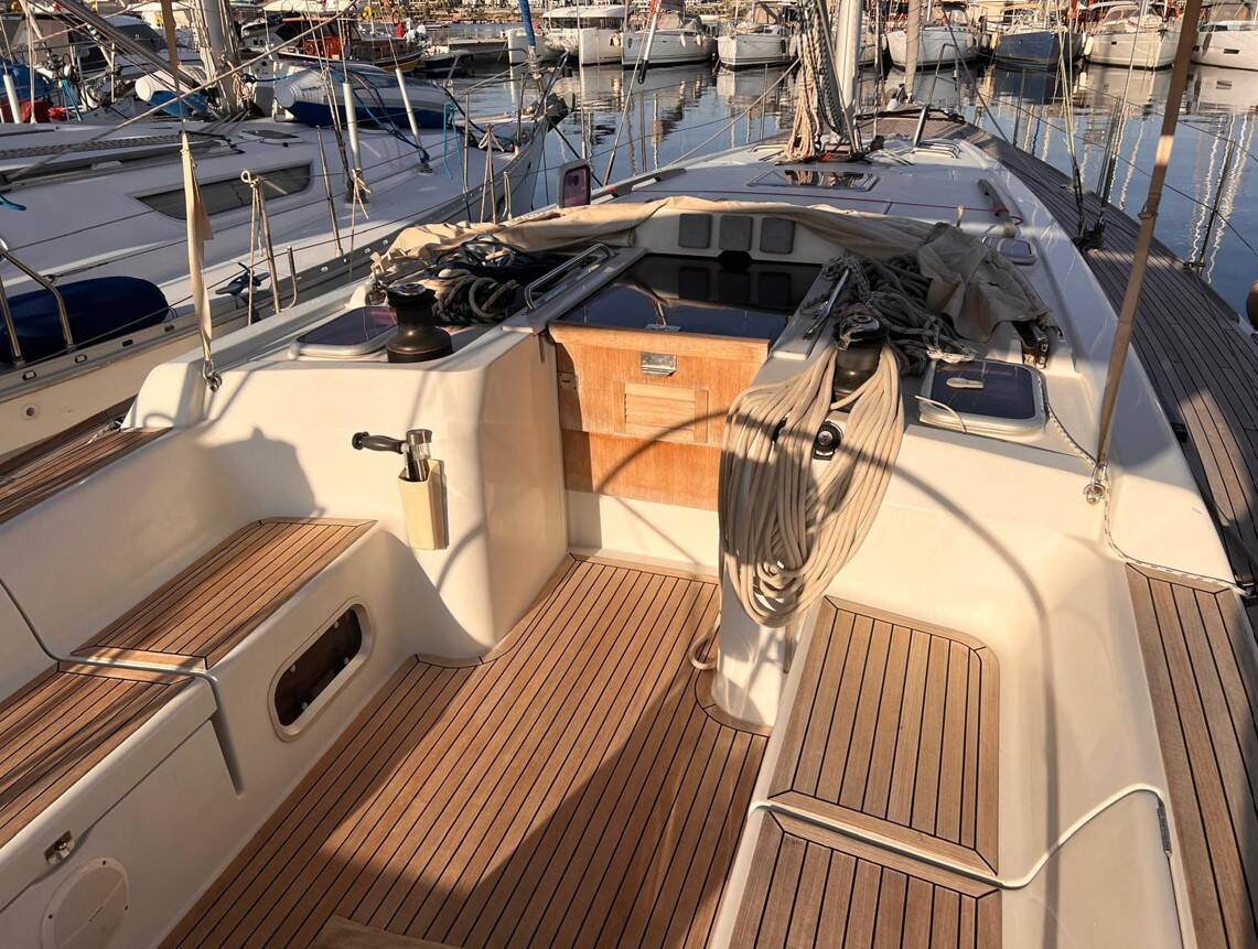 2007 Grand Soleil 43 for sale (photo 9)