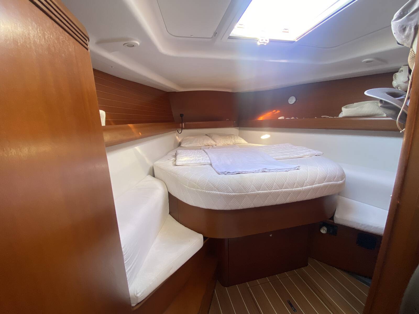 2007 Grand Soleil 43 for sale (photo 22)