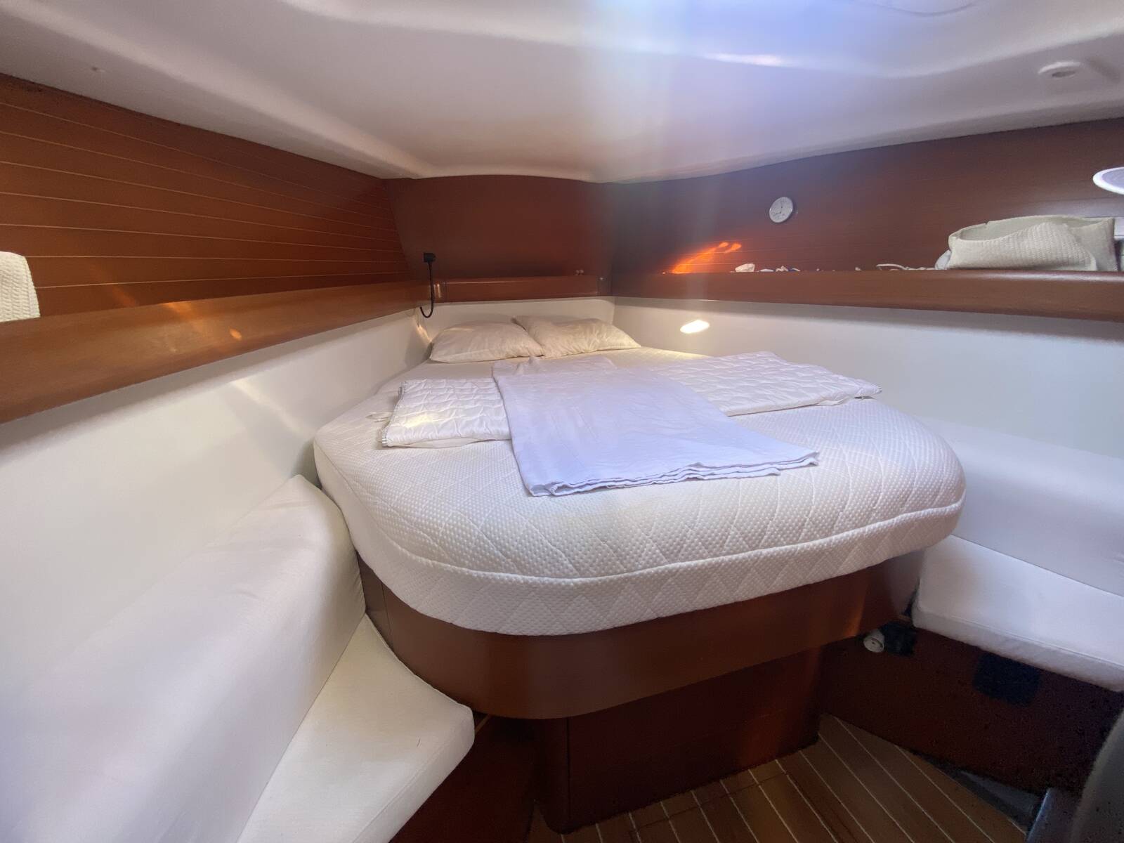 2007 Grand Soleil 43 for sale (photo 23)