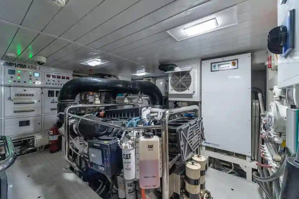 2010 Azimut 95 for sale (photo 3)