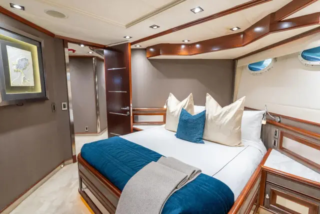 2003 Palmer Johnson 120FT for sale (photo 32)