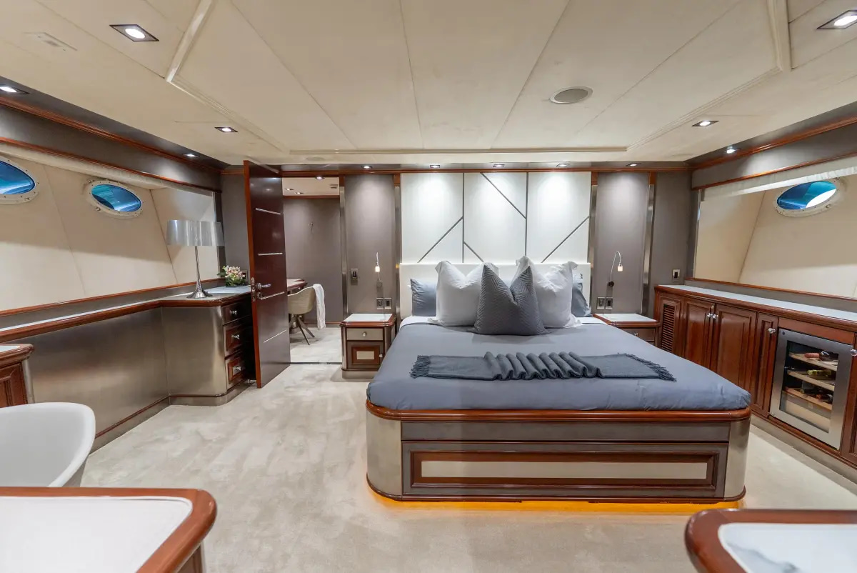 2003 Palmer Johnson 120FT for sale (photo 46)