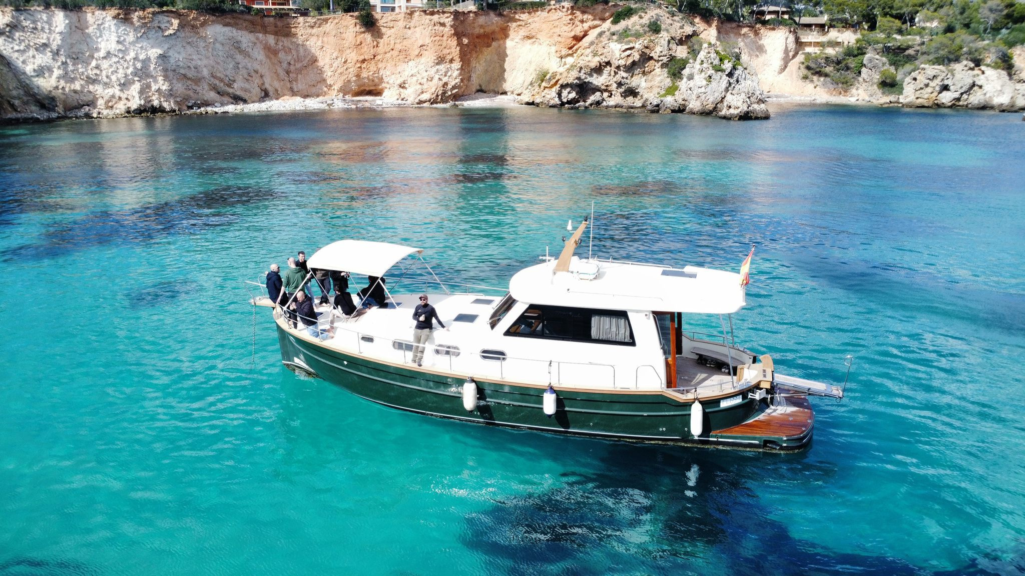 2007 MENORQUIN YACHTS 145 for charter (photo 2)