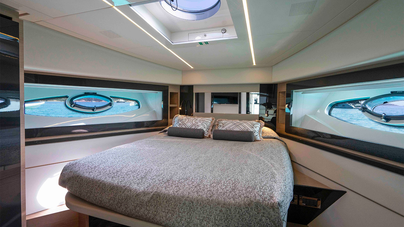 2016 Pershing 70 for sale (photo 7)