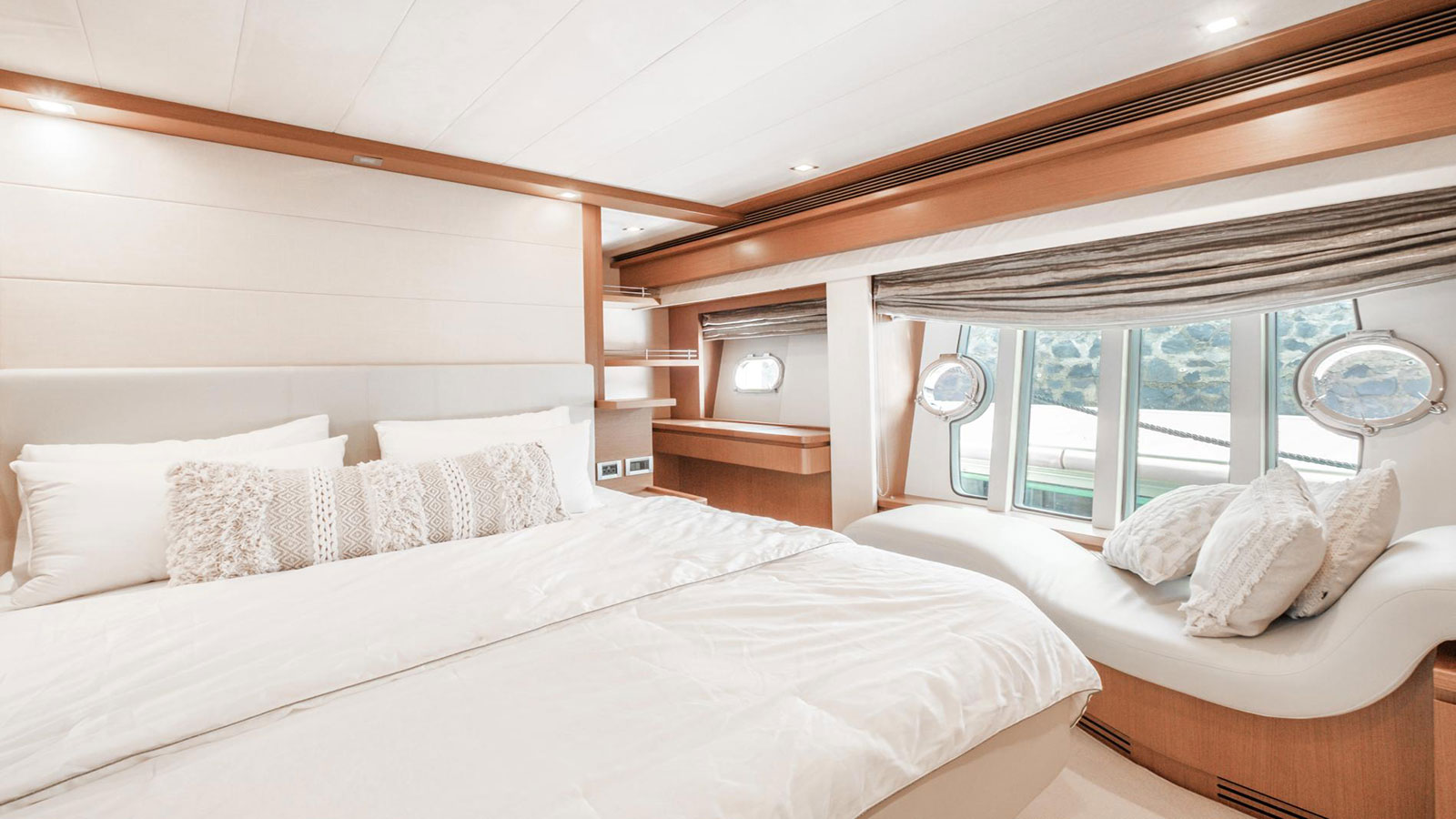 2009 Ferretti 780 à vendre (photo 8)