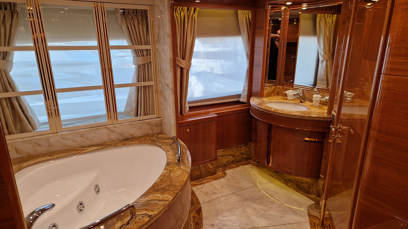 2010 Benetti Vision 145 na sprzedaż (photo 13)