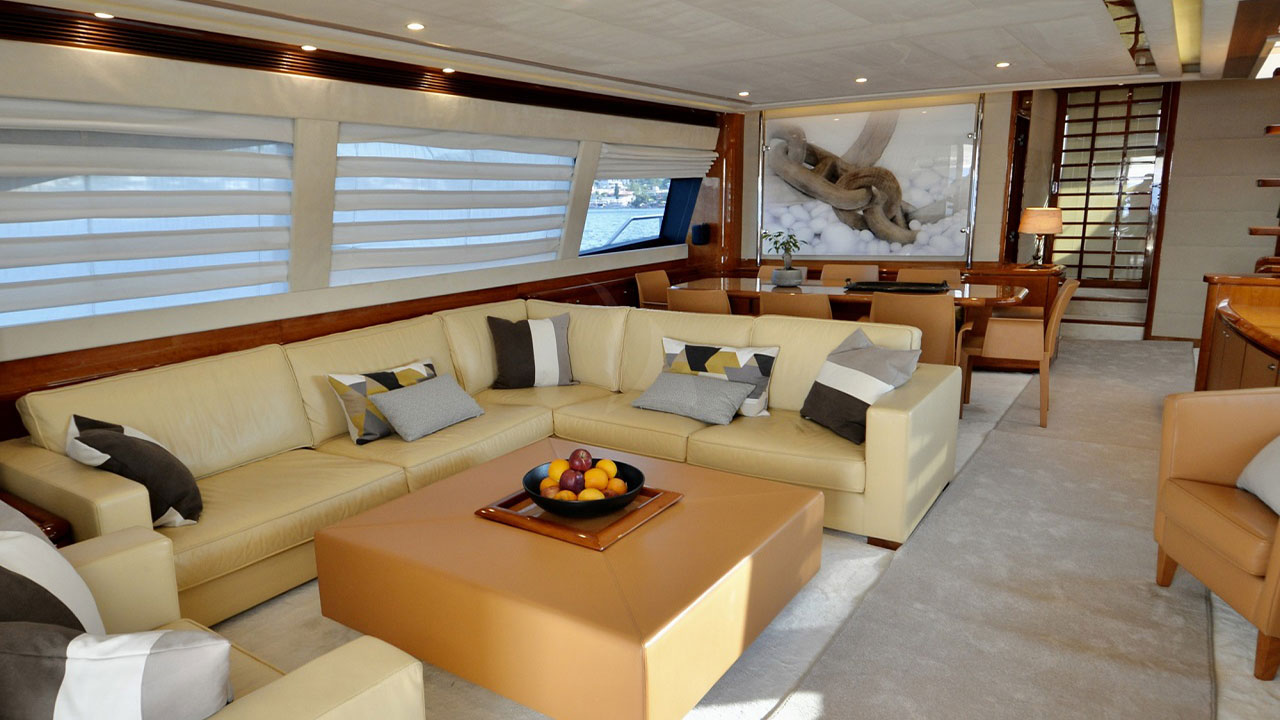 2007 Ferretti 830 Hardtop for sale (photo 2)