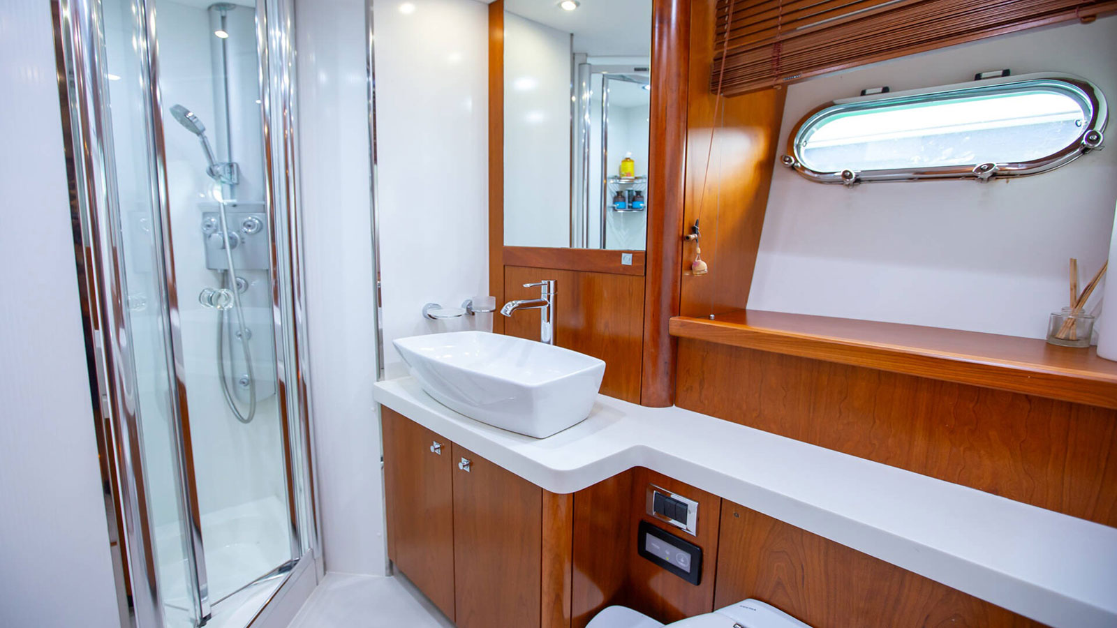2007 Sunseeker 82 Yacht in vendita (photo 16)