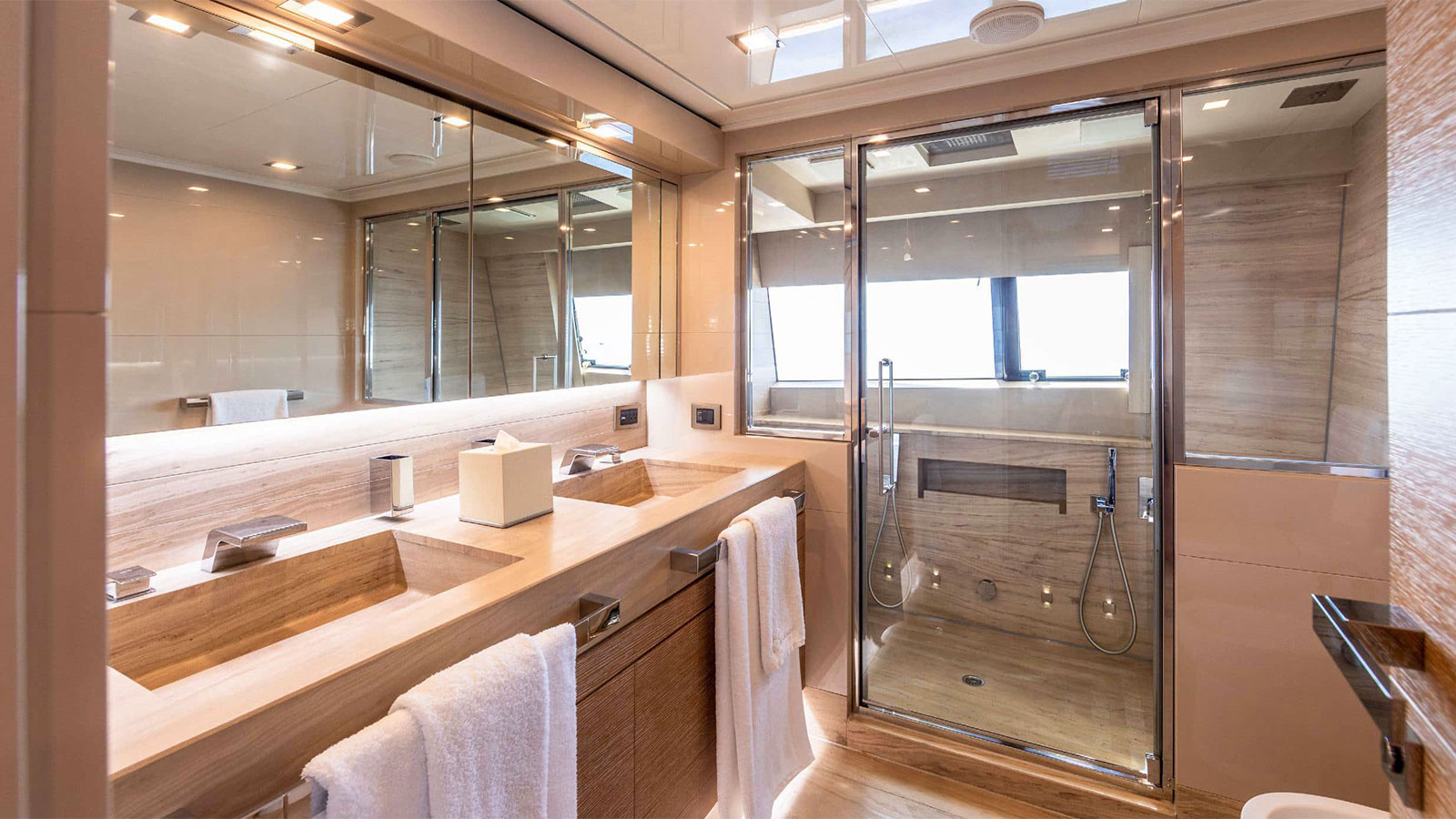 2013 Custom Line Navetta 33 te koop (photo 17)