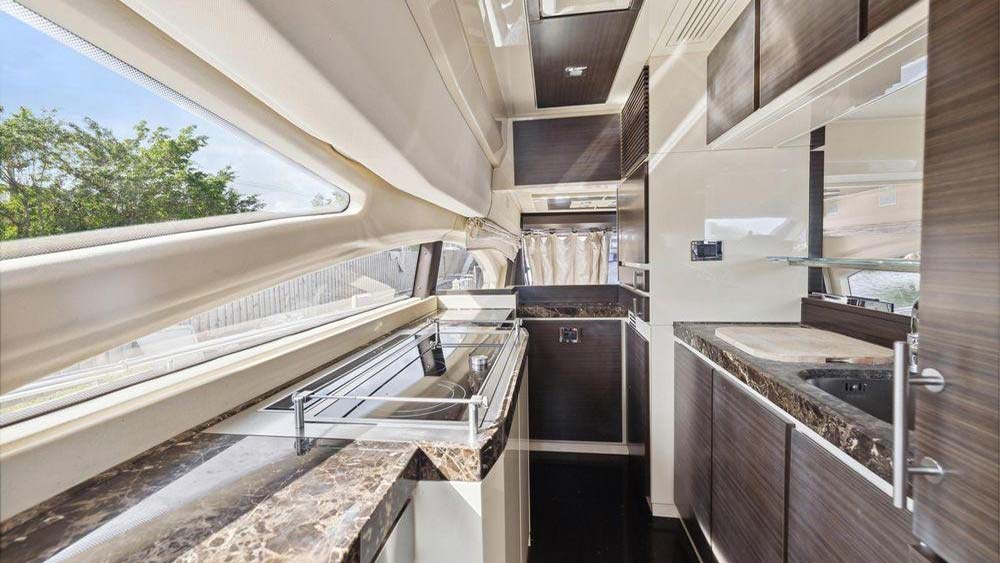 2013 Azimut 70 Fly for sale (photo 2)