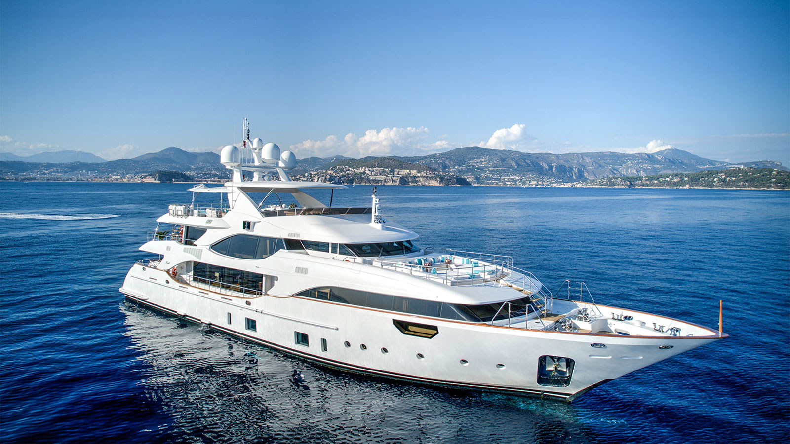 2014 Benetti Crystal 140 te koop (photo 6)