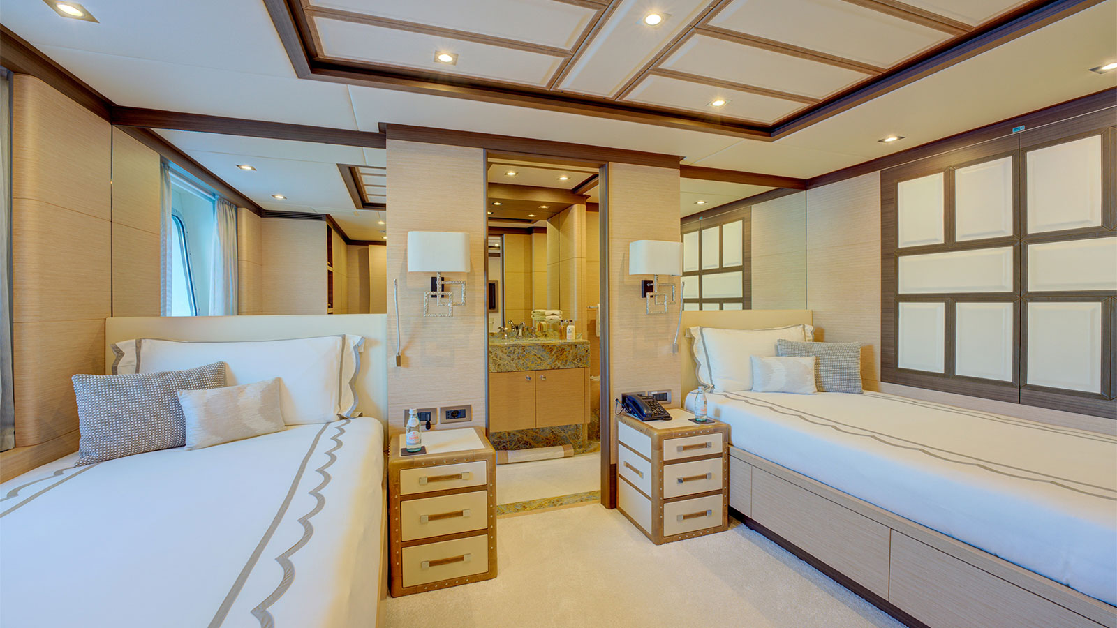 2014 Benetti Crystal 140 te koop (photo 23)