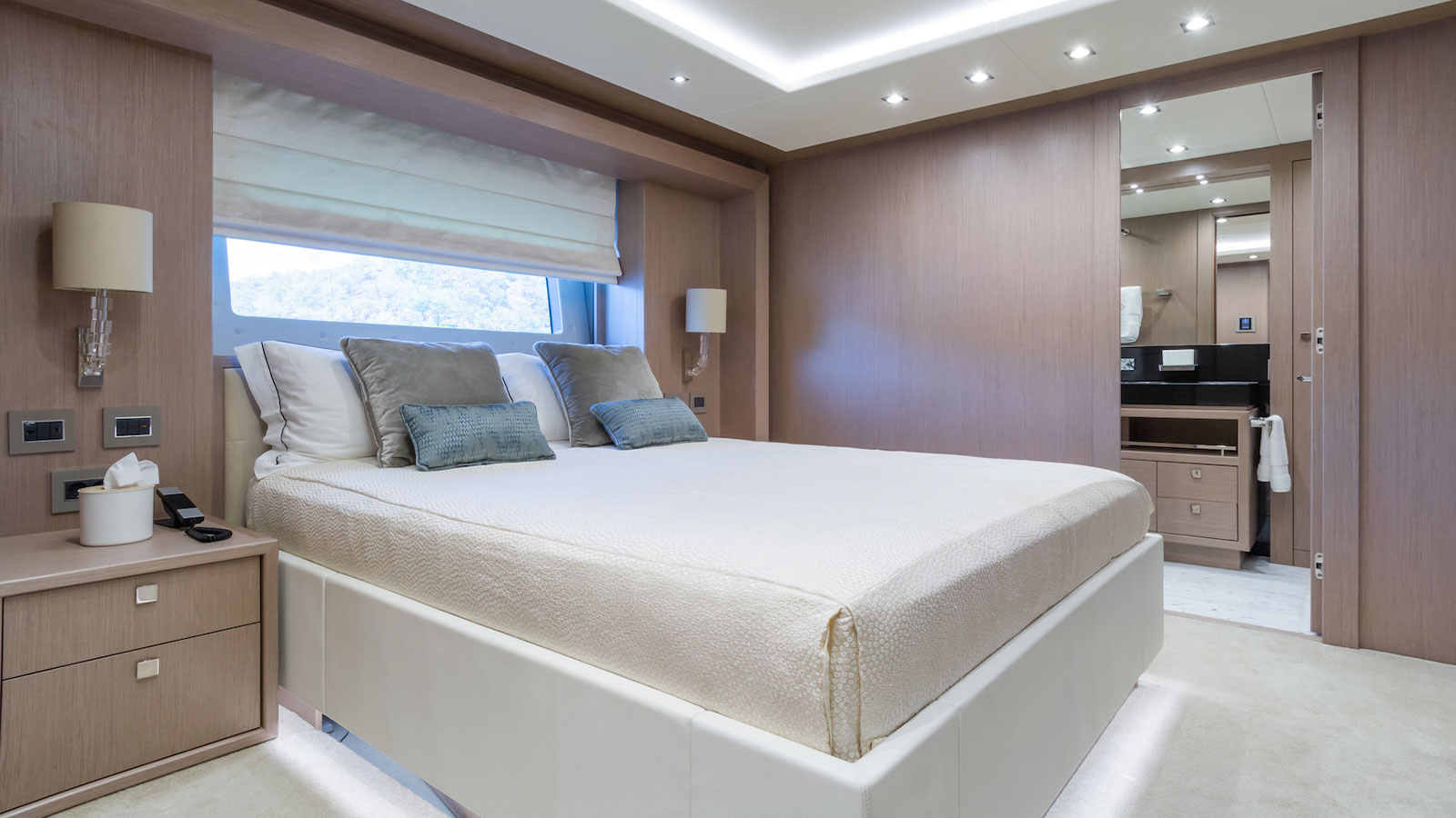 2017 Sunseeker 116 Sport Yacht for sale (photo 9)