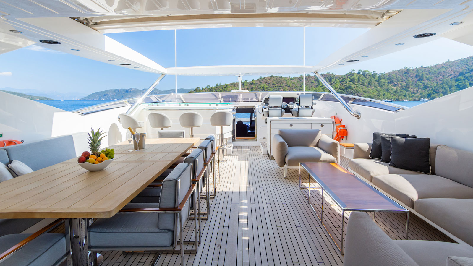 2017 Sunseeker 116 Sport Yacht for sale (photo 14)