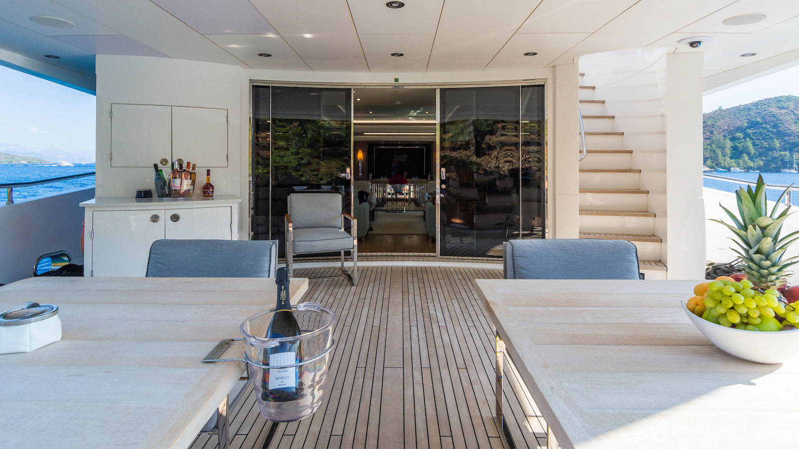 2017 Sunseeker 116 Sport Yacht for sale (photo 16)
