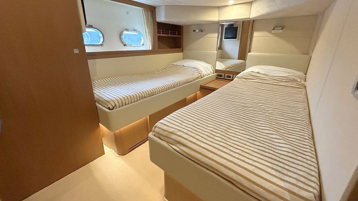 2006 Ferretti 780 HT for sale (photo 12)
