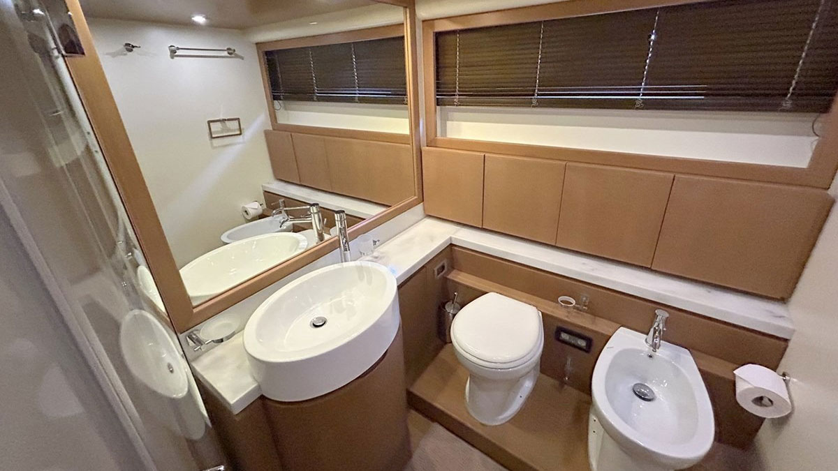 2006 Ferretti 780 HT for sale (photo 15)