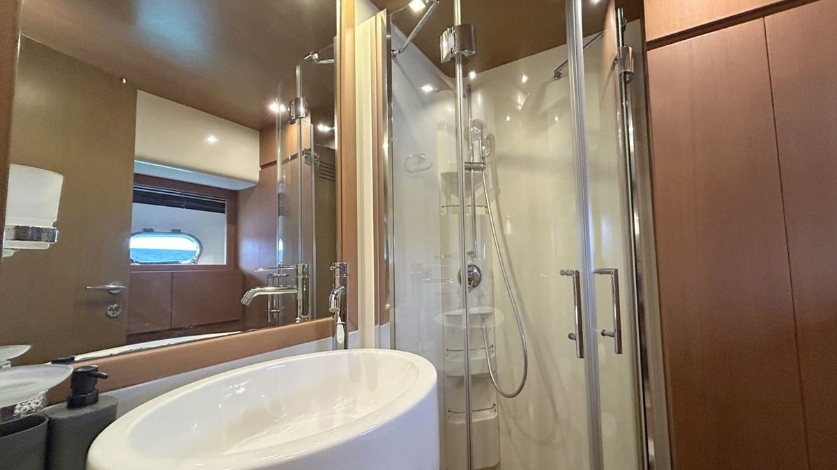 2006 Ferretti 780 HT for sale (photo 16)