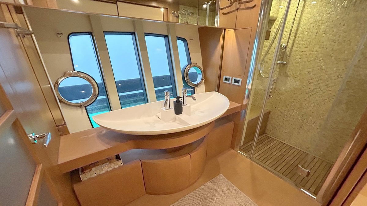 2006 Ferretti 780 HT for sale (photo 17)