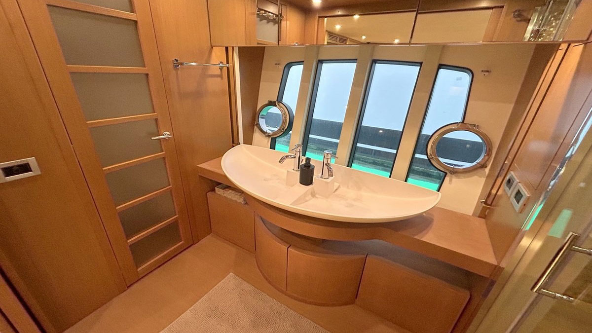 2006 Ferretti 780 HT for sale (photo 18)