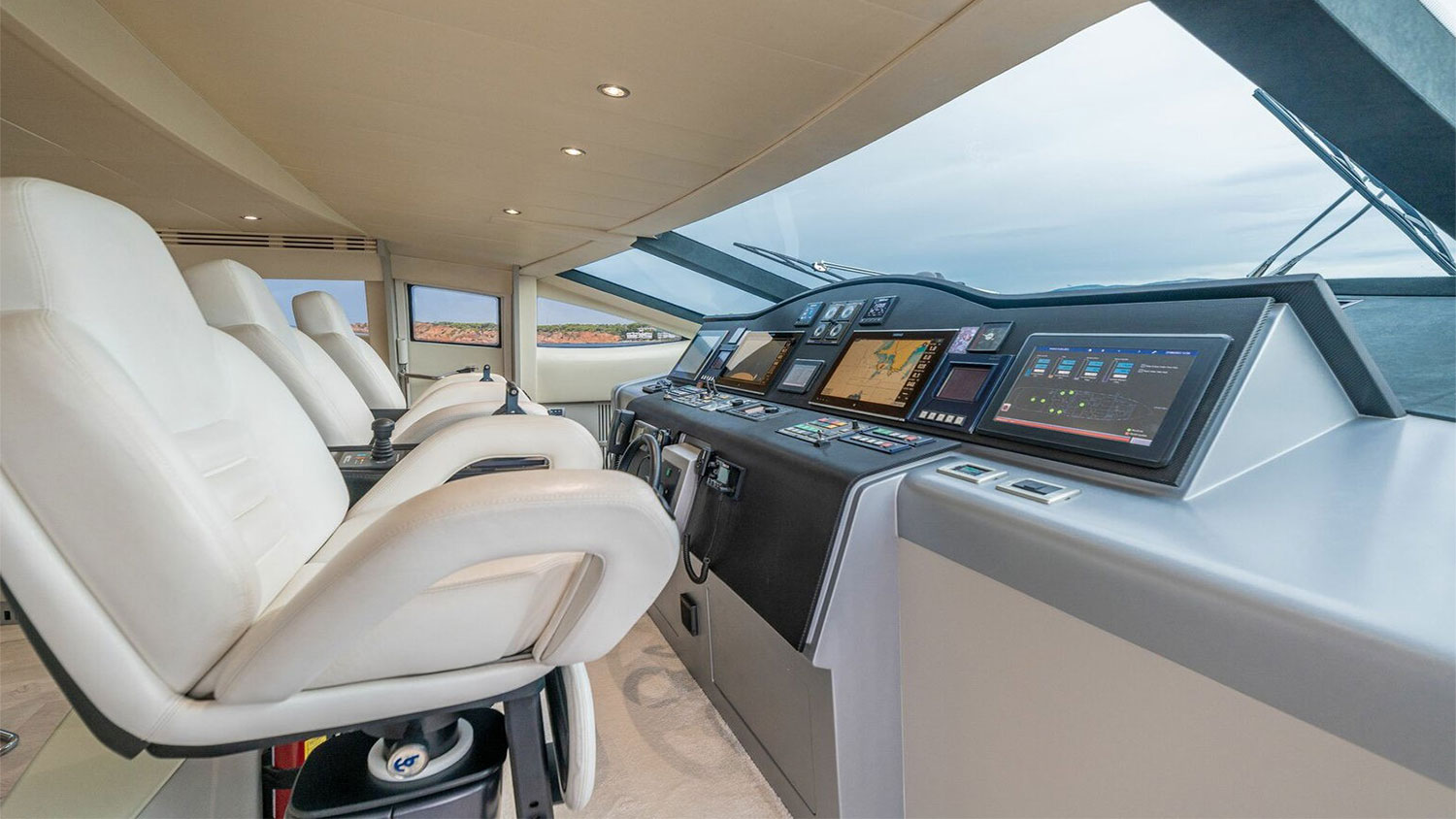 2004 Pershing 115 zu verkaufen (photo 7)