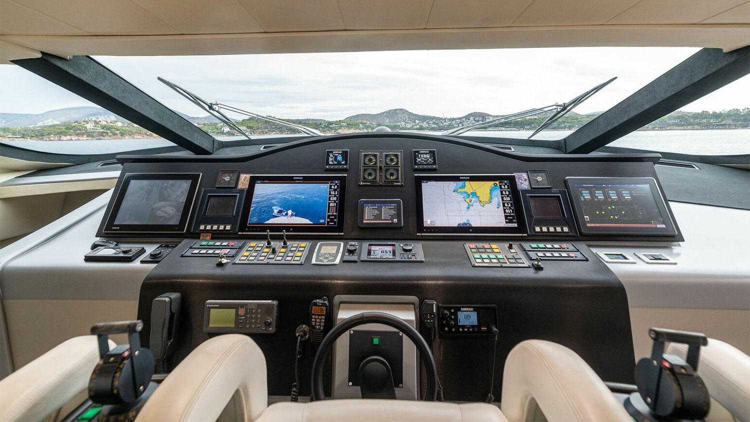2004 Pershing 115 zu verkaufen (photo 8)
