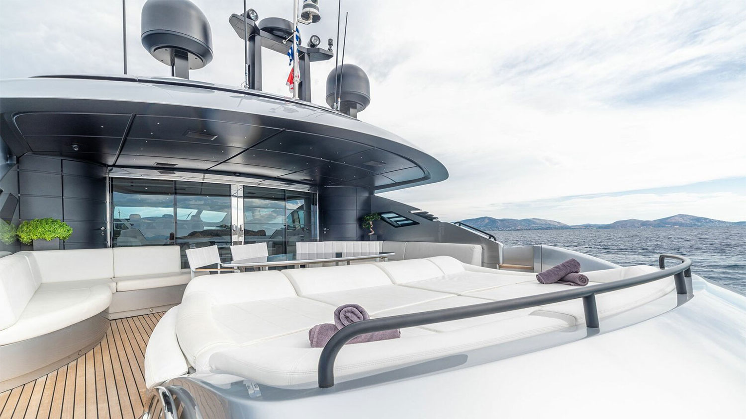 2004 Pershing 115 zu verkaufen (photo 13)
