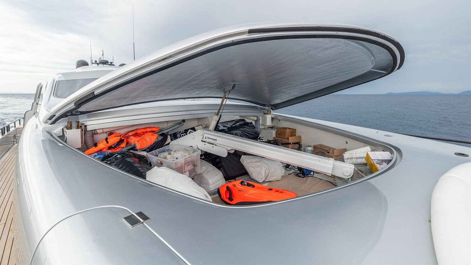 2004 Pershing 115 zu verkaufen (photo 14)