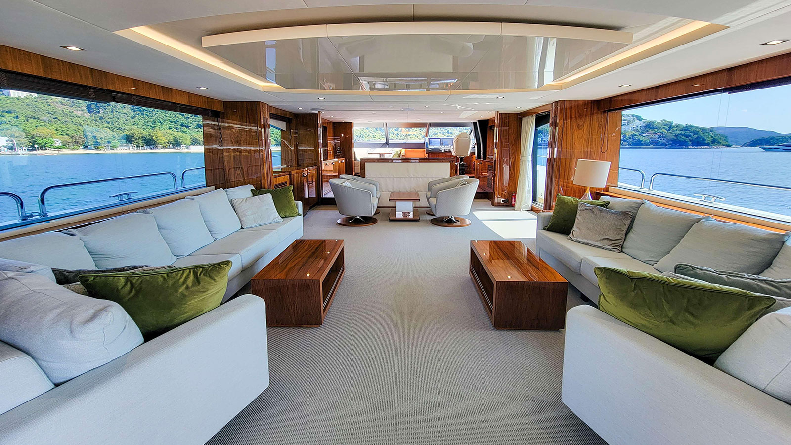 2016 Sunseeker 86 Yacht na sprzedaż (photo 4)