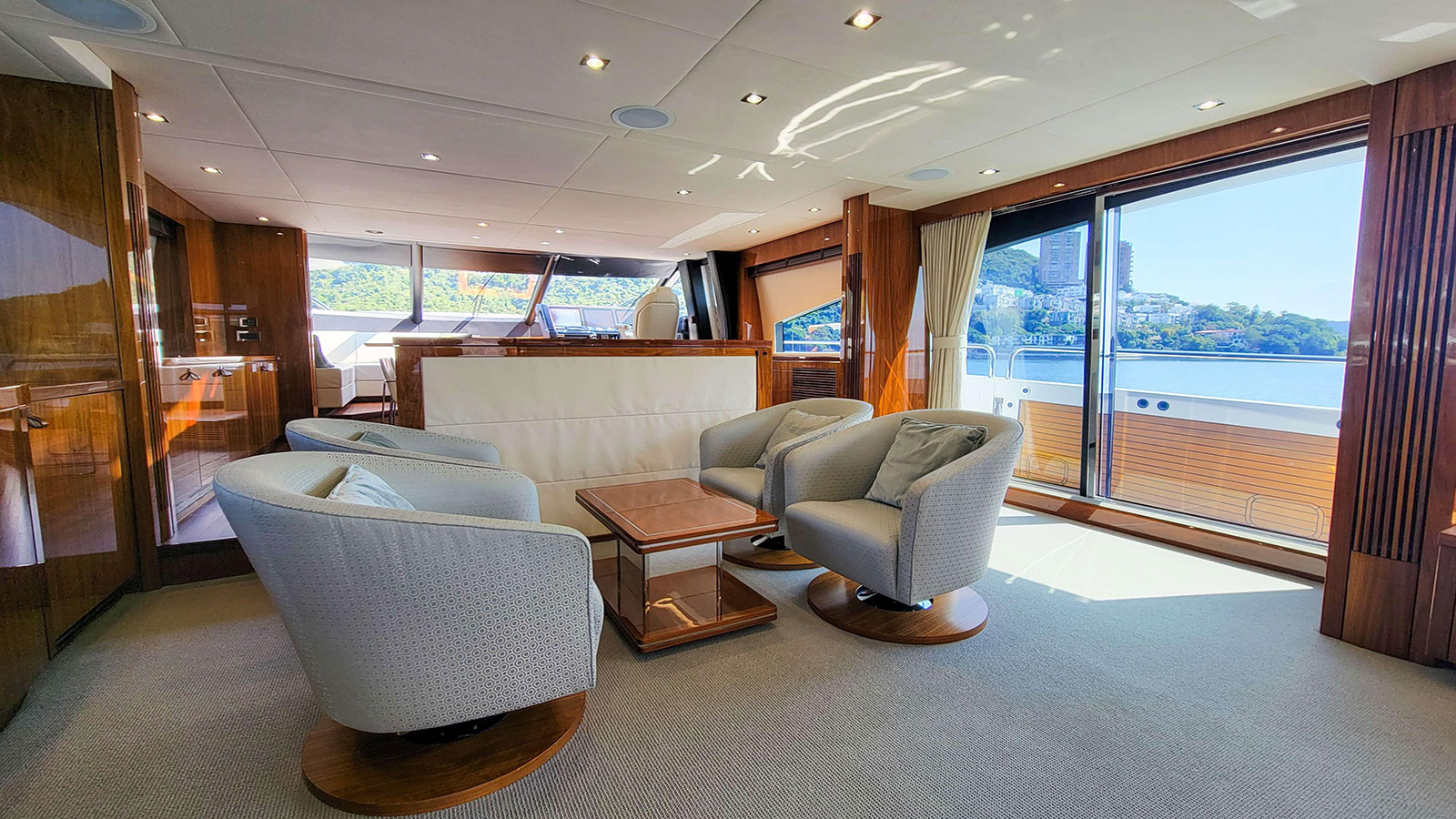 2016 Sunseeker 86 Yacht na sprzedaż (photo 6)