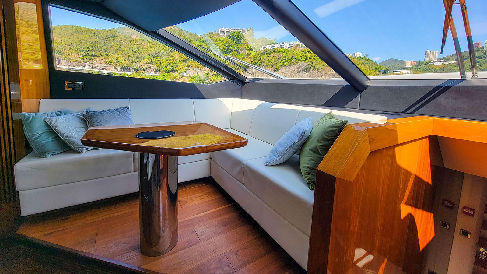 2016 Sunseeker 86 Yacht na sprzedaż (photo 8)