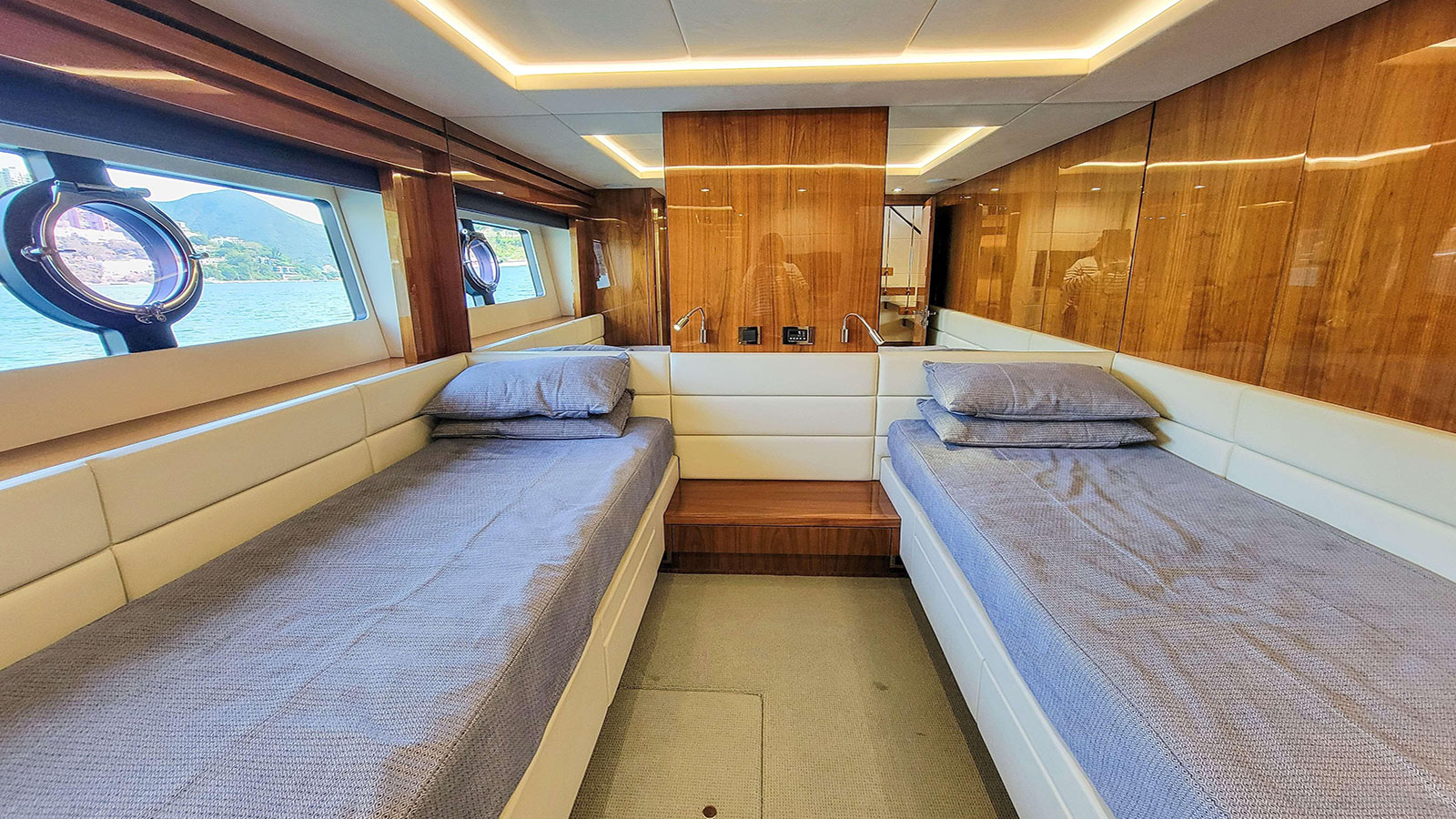 2016 Sunseeker 86 Yacht na sprzedaż (photo 12)